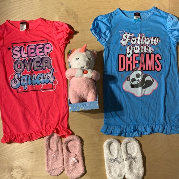 Girl’s Pajama Bundle with Plush size 8 (HU) - Picture 13 of 13